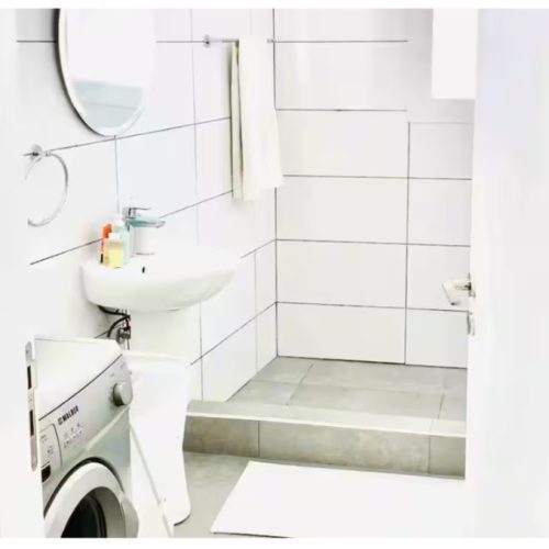 הסטודיו - חדר מקלחת